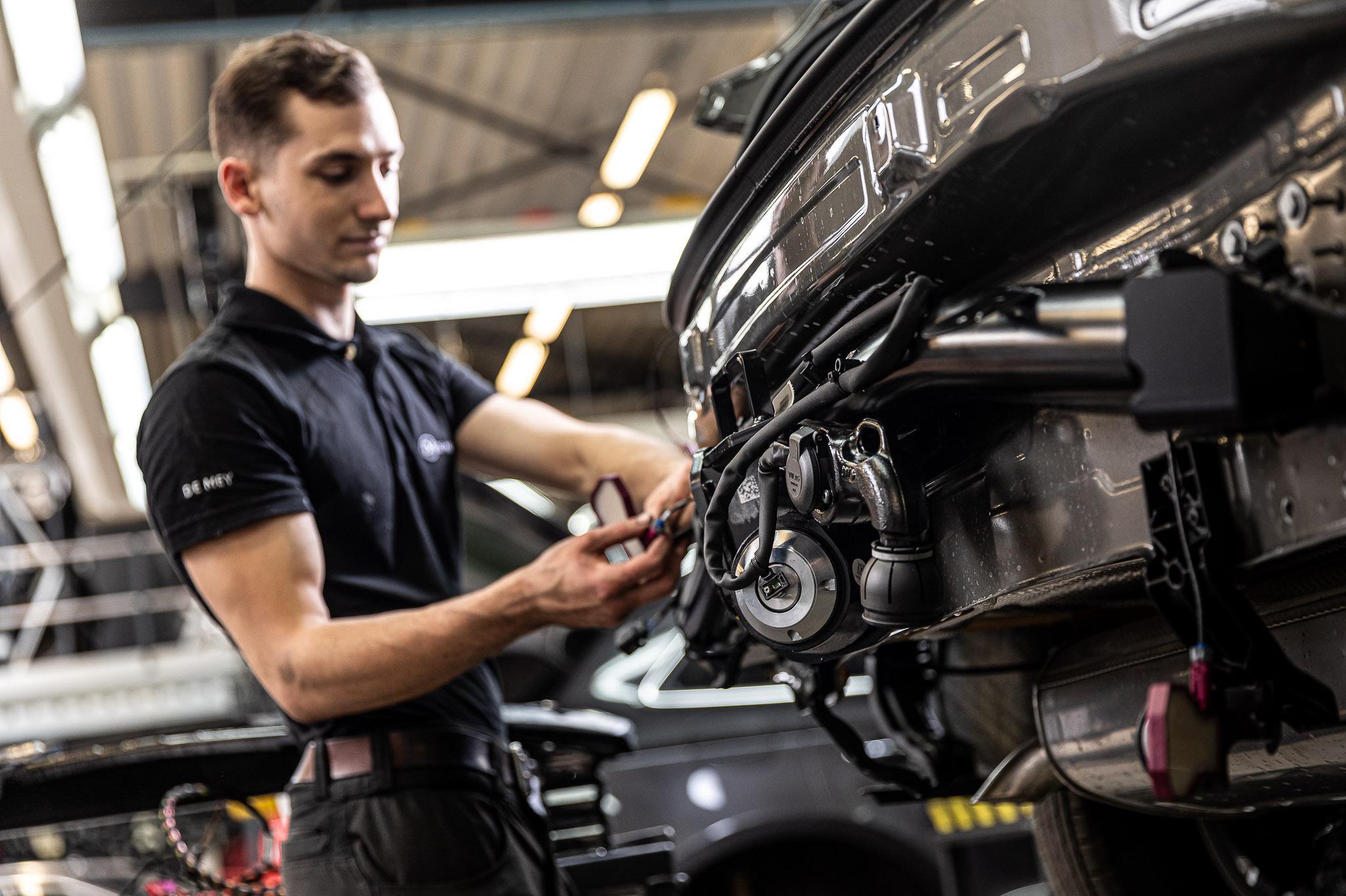 Garage De Mey bij een keuring na ongeval